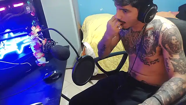 Badboyi1997 online show from 10/24/25, 02:19