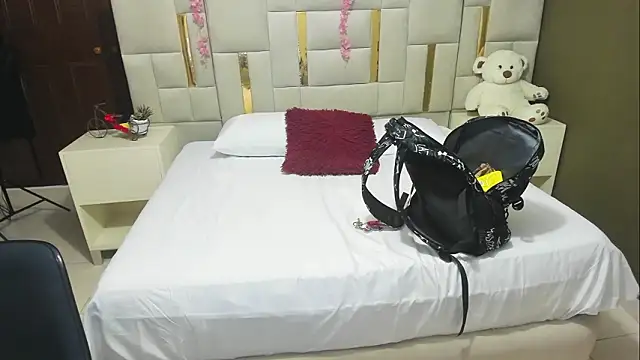 Mia scarlet69 online show from 03/06/26, 12:12