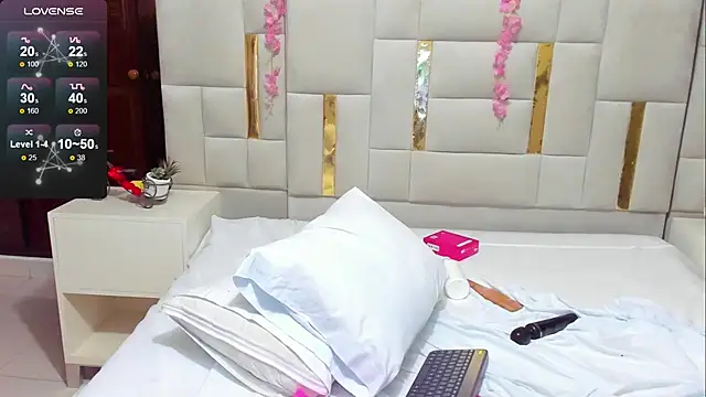 Mia scarlet69 online show from 03/25/26, 12:16