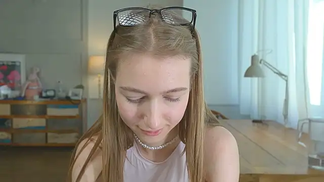 solar bella online show from 02/08/25, 02:05