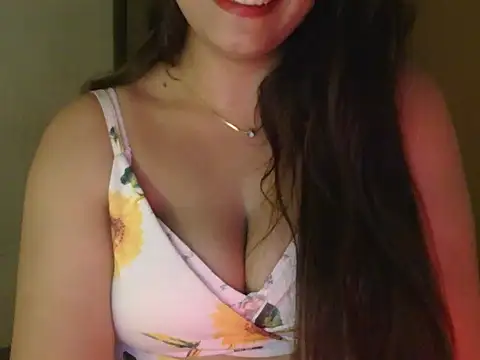 Snapshot of diva-22 chatting on 05/27/26, 05:32 diva-22 online show from 05/27/26, 05:32