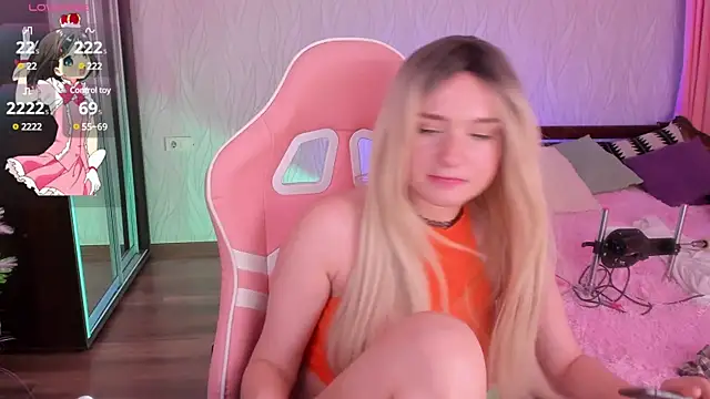 LisaElfy online show from 12/18/24, 11:51