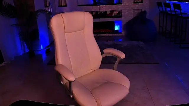 LisaElfy online show from 02/18/25, 06:58