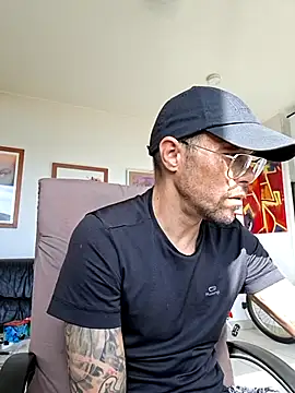mileflav0r online show from 05/03/26, 07:58