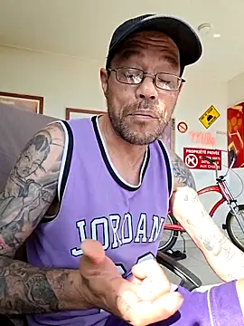 mileflav0r online show from 05/11/26, 07:58