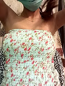 Snapshot of Miss-Sadhana chatting on 01/15/25, 08:09 Miss-Sadhana online show from 01/15/25, 08:09