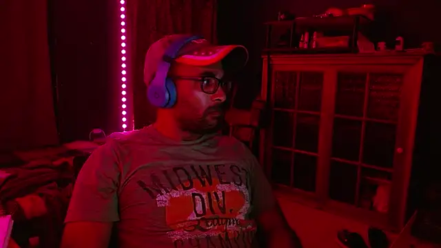 Snapshot of _______the chatting on 12/19/25, 02:29 the online show from 12/19/25, 02:29