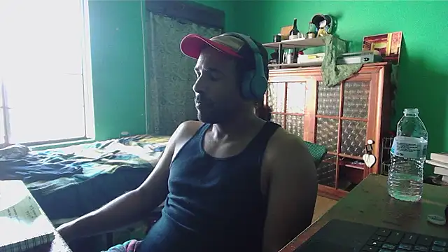 Snapshot of _______the chatting on 03/01/26, 10:12 the online show from 03/01/26, 10:12