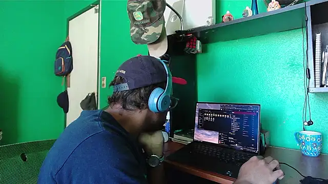 Snapshot of _______the chatting on 03/02/26, 08:26 the online show from 03/02/26, 08:26