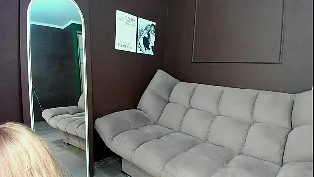 LinaCristonsen online show from 02/24/25, 06:58