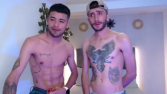 Snapshot of evil_boys_77 chatting on 12/25/24, 12:48 evil boys 77 online show from 12/25/24, 12:48