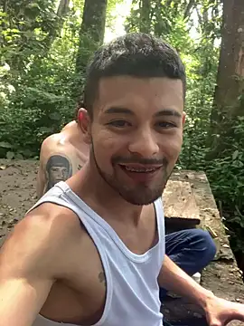 Snapshot of evil_boys_77 chatting on 01/16/25, 07:10 evil boys 77 online show from 01/16/25, 07:10