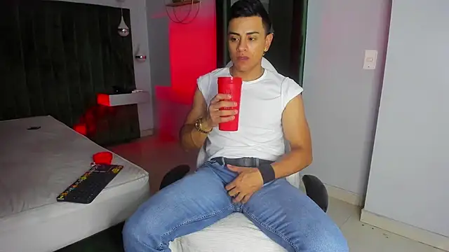 Lucii fer  online show from 11/07/25, 12:05