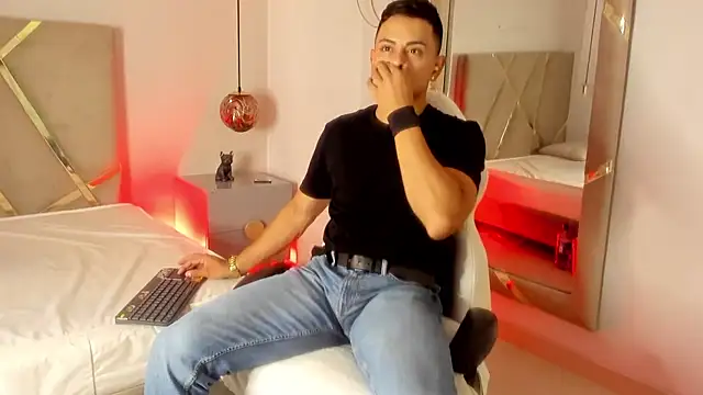 Lucii fer  online show from 11/15/25, 11:40