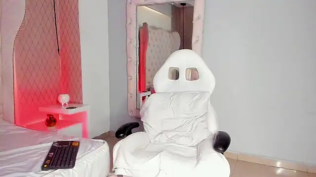 Lucii fer  online show from 02/19/26, 11:39