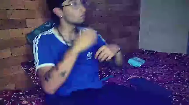 Snapshot of Dereck_Dickson chatting on 03/20/25, 04:18 Dereck Dickson online show from 03/20/25, 04:18