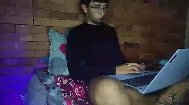 Snapshot of Dereck_Dickson chatting on 03/22/25, 06:11 Dereck Dickson online show from 03/22/25, 06:11