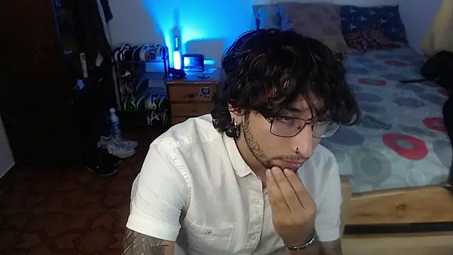 Snapshot of Dereck_Dickson chatting on 10/04/25, 10:52 Dereck Dickson online show from 10/04/25, 10:52