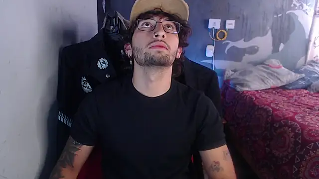 Snapshot of Dereck_Dickson chatting on 10/14/25, 08:42 Dereck Dickson online show from 10/14/25, 08:42