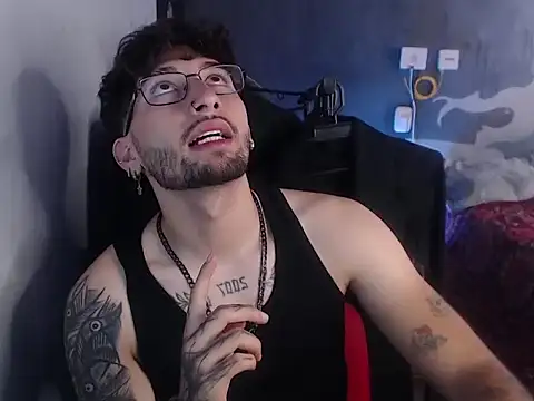 Snapshot of Dereck_Dickson chatting on 10/28/25, 01:03 Dereck Dickson online show from 10/28/25, 01:03