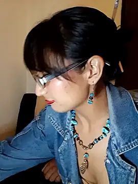 Lucy Chery online show from 05/05/26, 03:36