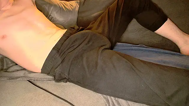 stivi0105 online show from 11/09/25, 08:07