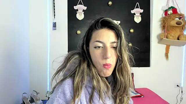 queen-natty online show from 12/12/24, 03:43