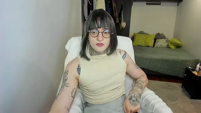 ShiiraVelkor online show from 11/06/25, 08:43