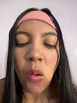 Snapshot of nicole_fisherr chatting on 06/15/26, 02:14 nicole fisherr online show from 06/15/26, 02:14