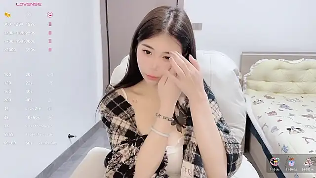 Snapshot of White-Star chatting on 01/31/26, 07:11 White-Star online show from 01/31/26, 07:11