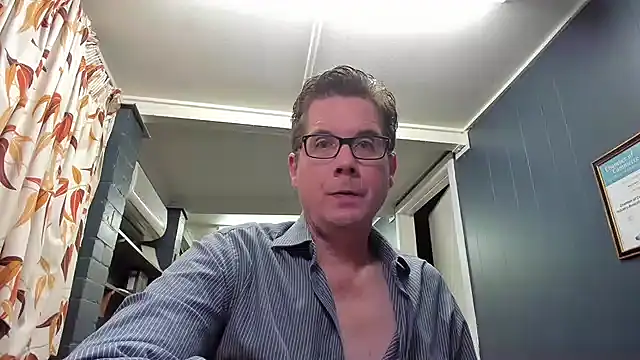 Snapshot of tilobinder chatting on 12/06/24, 12:27 tilobinder online show from 12/06/24, 12:27