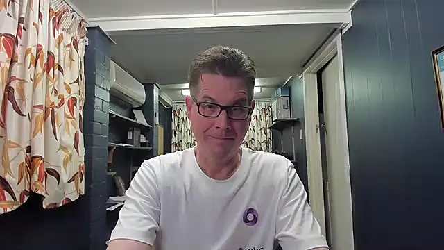 Snapshot of tilobinder chatting on 12/13/24, 03:21 tilobinder online show from 12/13/24, 03:21