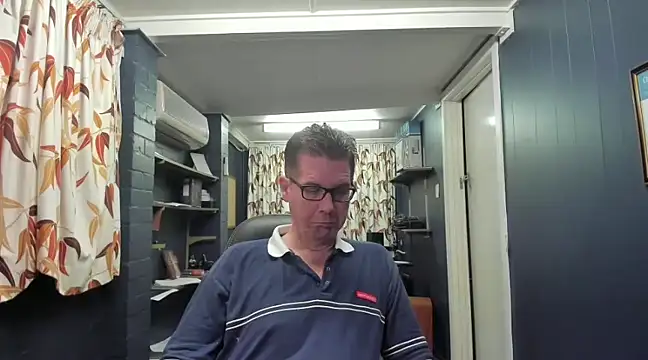 Snapshot of tilobinder chatting on 12/15/24, 01:22 tilobinder online show from 12/15/24, 01:22