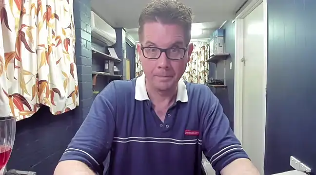 Snapshot of tilobinder chatting on 12/15/24, 04:26 tilobinder online show from 12/15/24, 04:26