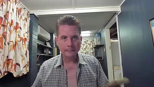 Snapshot of tilobinder chatting on 12/17/24, 10:01 tilobinder online show from 12/17/24, 10:01