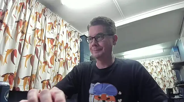 Snapshot of tilobinder chatting on 12/26/24, 01:32 tilobinder online show from 12/26/24, 01:32