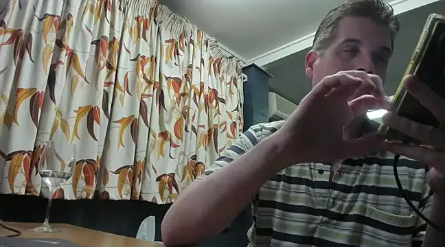 Snapshot of tilobinder chatting on 01/01/25, 02:42 tilobinder online show from 01/01/25, 02:42