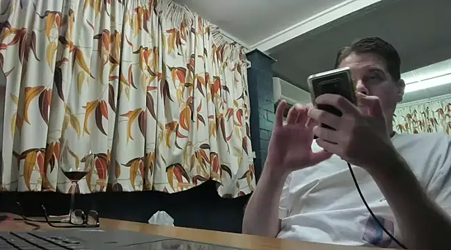 Snapshot of tilobinder chatting on 01/11/25, 02:25 tilobinder online show from 01/11/25, 02:25