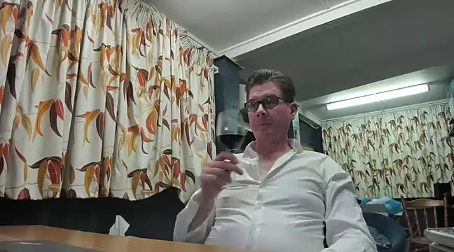 Snapshot of tilobinder chatting on 01/17/25, 02:50 tilobinder online show from 01/17/25, 02:50