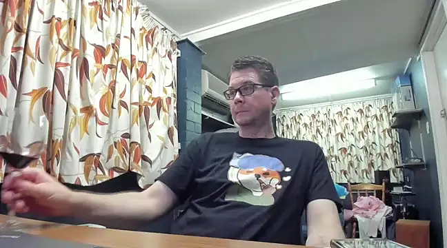 Snapshot of tilobinder chatting on 01/26/25, 12:43 tilobinder online show from 01/26/25, 12:43