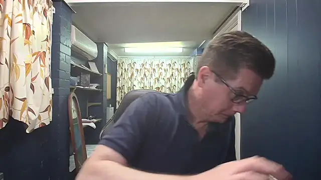 Snapshot of tilobinder chatting on 10/10/25, 01:54 tilobinder online show from 10/10/25, 01:54