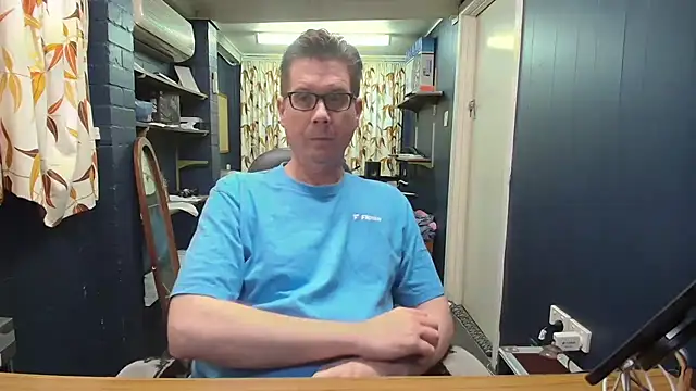 Snapshot of tilobinder chatting on 10/11/25, 01:53 tilobinder online show from 10/11/25, 01:53