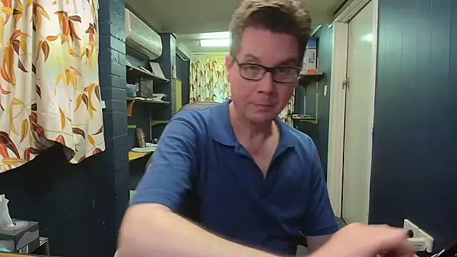 Snapshot of tilobinder chatting on 10/24/25, 01:07 tilobinder online show from 10/24/25, 01:07