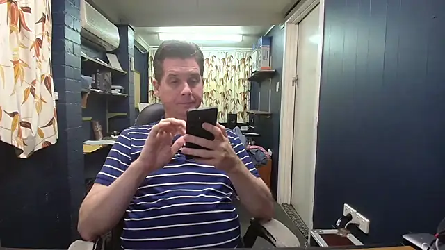 Snapshot of tilobinder chatting on 11/01/25, 04:09 tilobinder online show from 11/01/25, 04:09