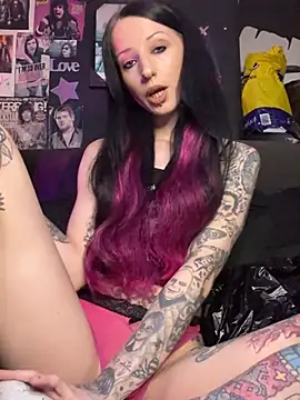 MissMidnightUK online show from 03/19/26, 11:53