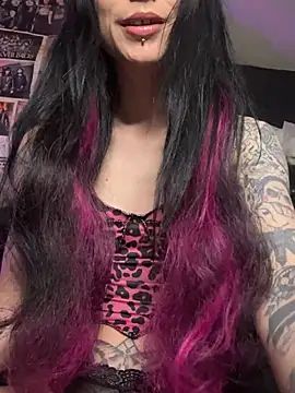 MissMidnightUK online show from 05/19/26, 11:33