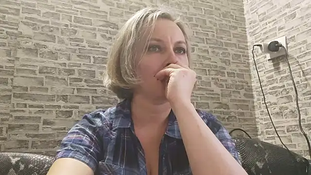 EdithManning online show from 01/22/25, 01:21