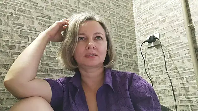 EdithManning online show from 02/01/25, 01:51