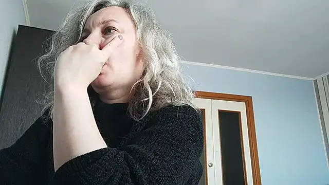 Snapshot of EdithManning chatting on 04/29/26, 06:28 EdithManning online show from 04/29/26, 06:28
