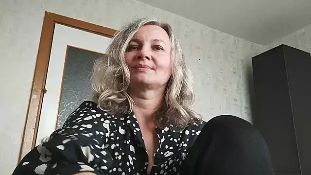 Snapshot of EdithManning chatting on 05/09/26, 01:49 EdithManning online show from 05/09/26, 01:49